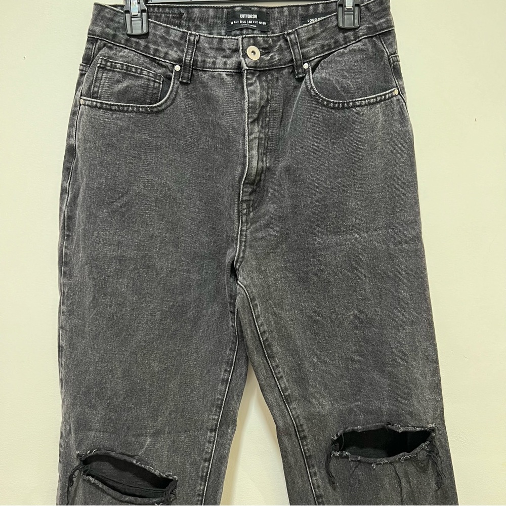 Cotton On Cotton On mom jeans with ripped knee in washed black Sz 8 - Picture 3 of 7